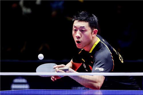 还是在场下 还是在场下