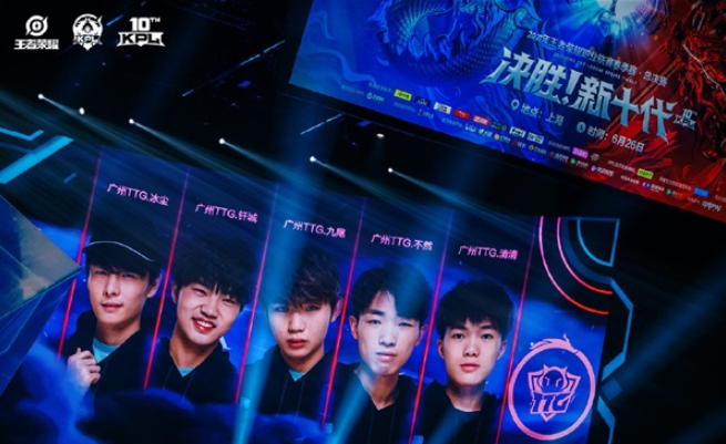 判黄牌并给 判黄牌并给